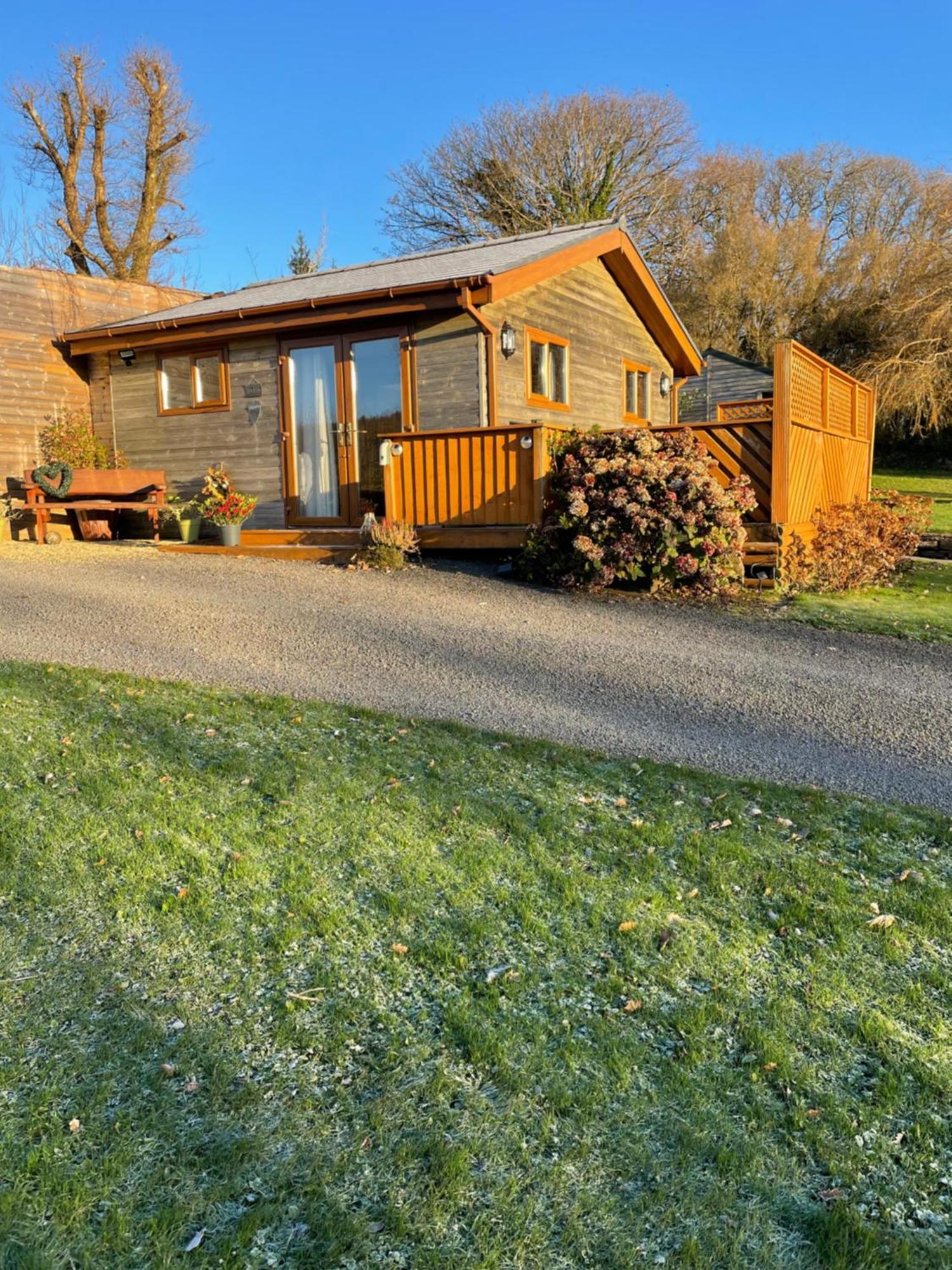 Swansea Log Cabin Pontardawe Экстерьер фото
