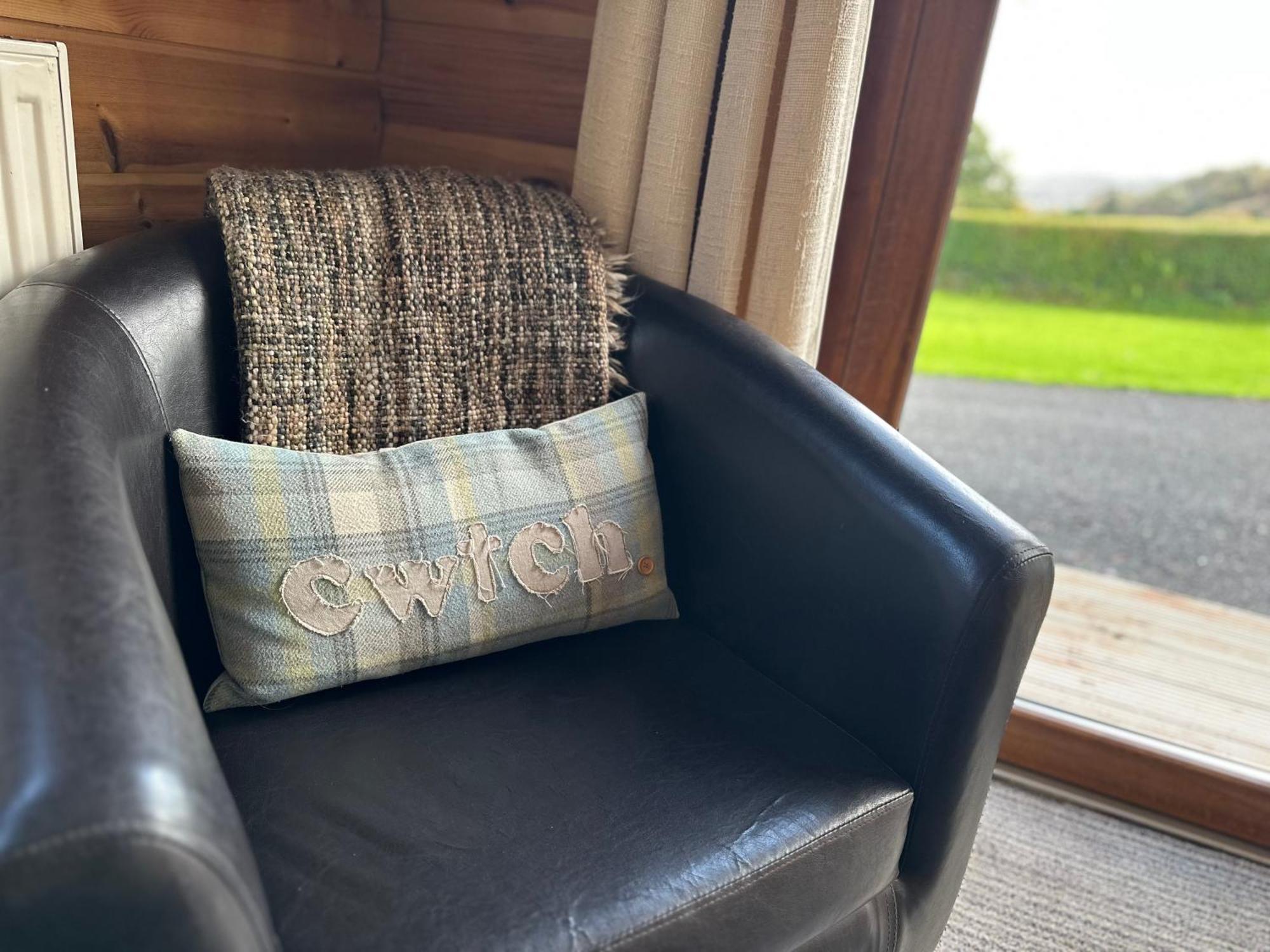 Swansea Log Cabin Pontardawe Экстерьер фото