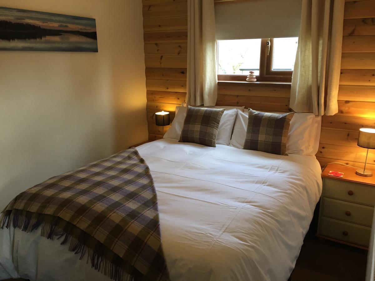 Swansea Log Cabin Pontardawe Экстерьер фото